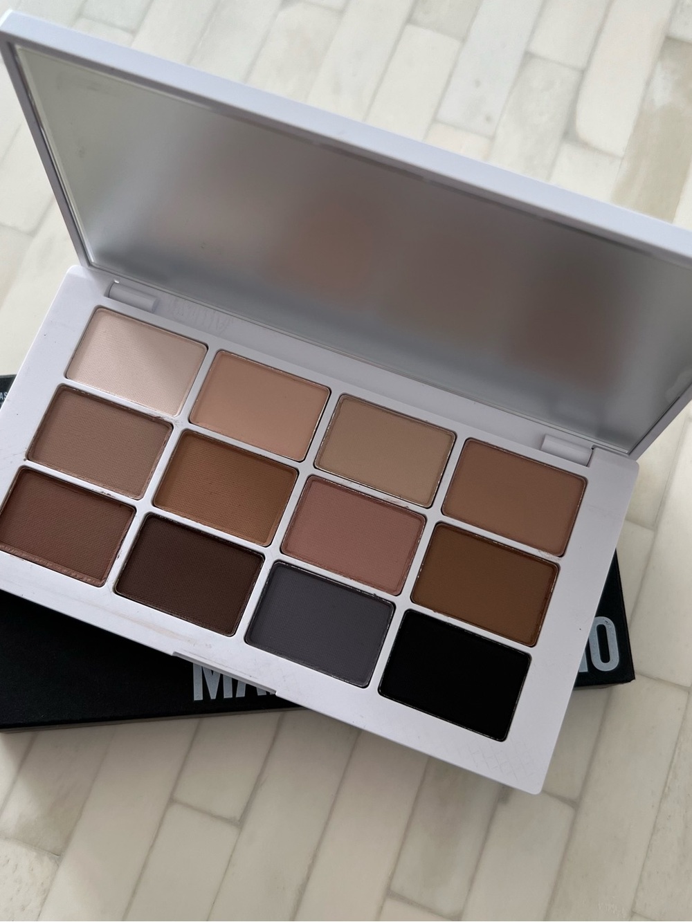 Makeup By Mario The Neutrals Eyeshadow Palette - Taupe, Brown & Mauve Shades New
